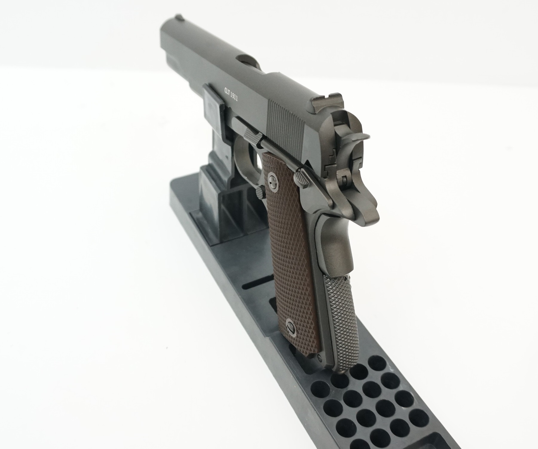 Пистолет пневматический CLT 1911, к.4,5мм